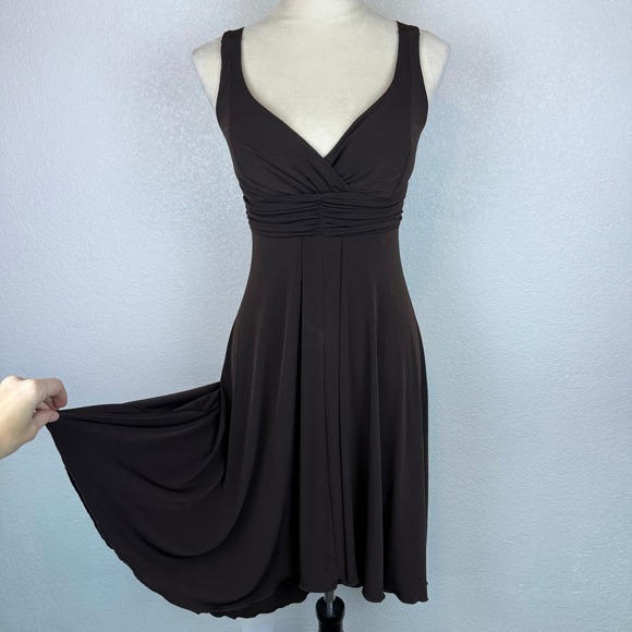 Enfocus Studio Dresses & Skirts - En Focus Studio Women's Chic Brown Ruched Asymmetrical V Neck Midi Dress Size 4